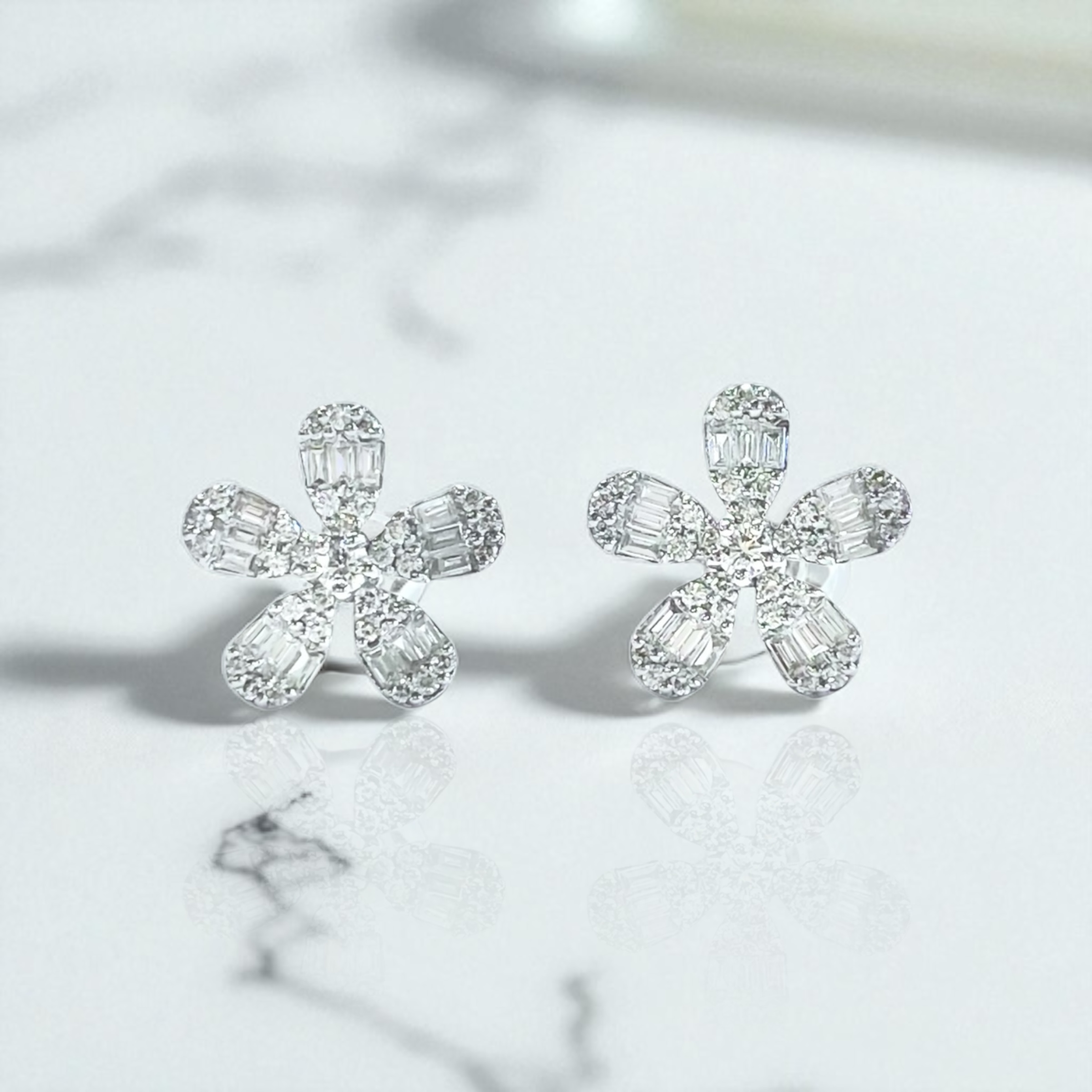 ギラギラ✨約D0.28CT✨4℃ ❗️プラチナダイヤモンドピアス　フラワーピアス 楽天市場】Pt900【0.50ct】フラワーモチーフ ダイヤモンド